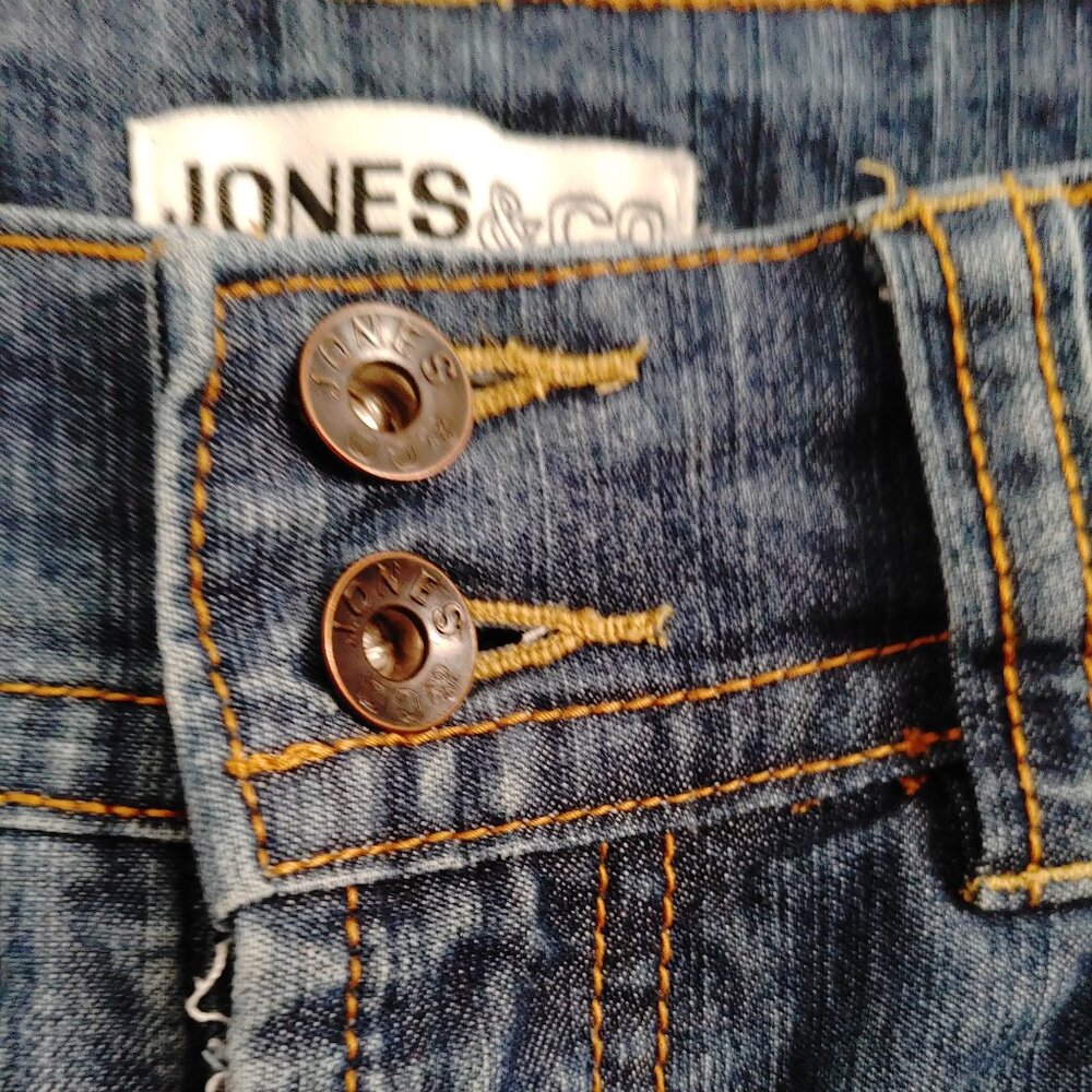Two Button Capris - Picture 4 of 7